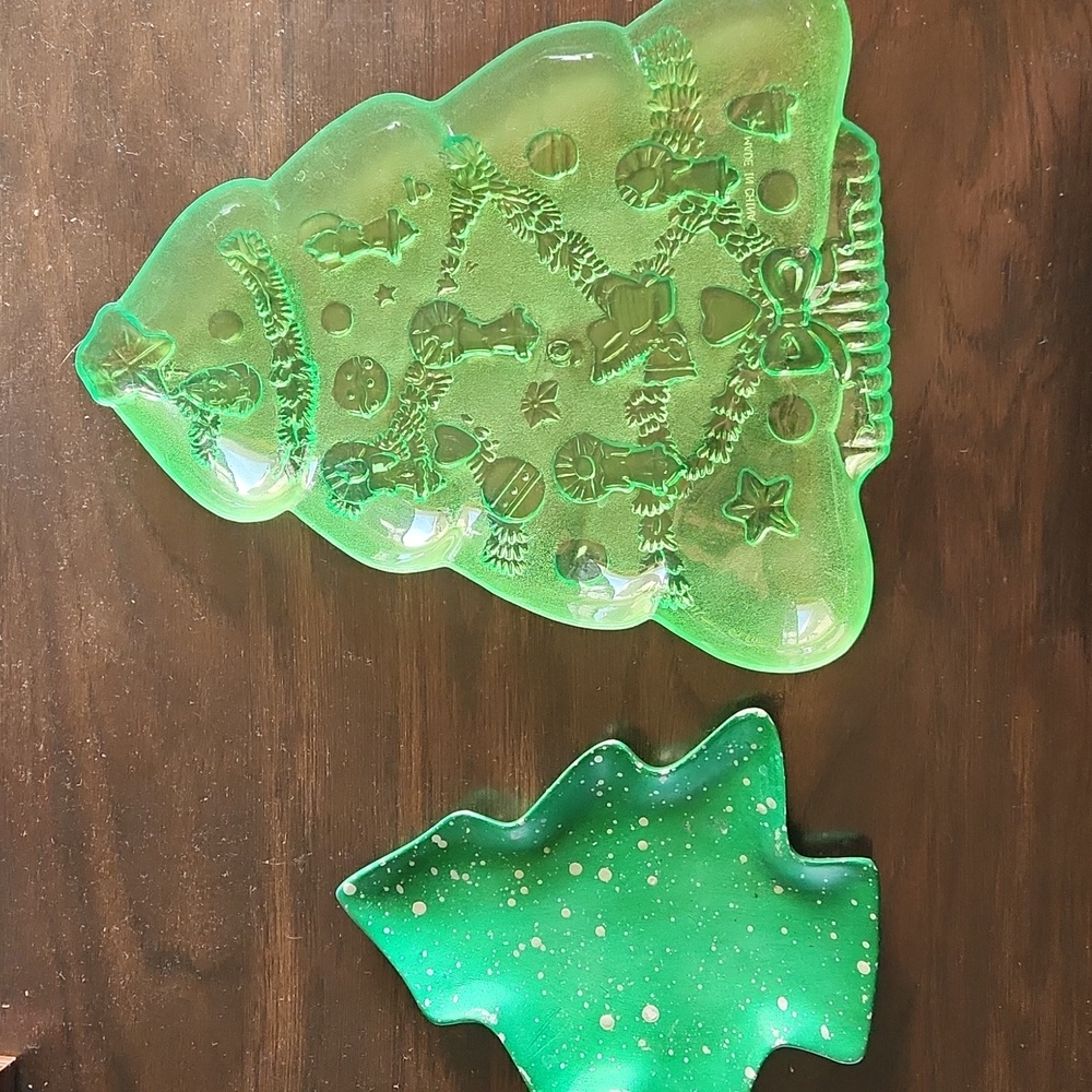 Green Christmas Tree Serving Platters, One Plastic And One Ceramic